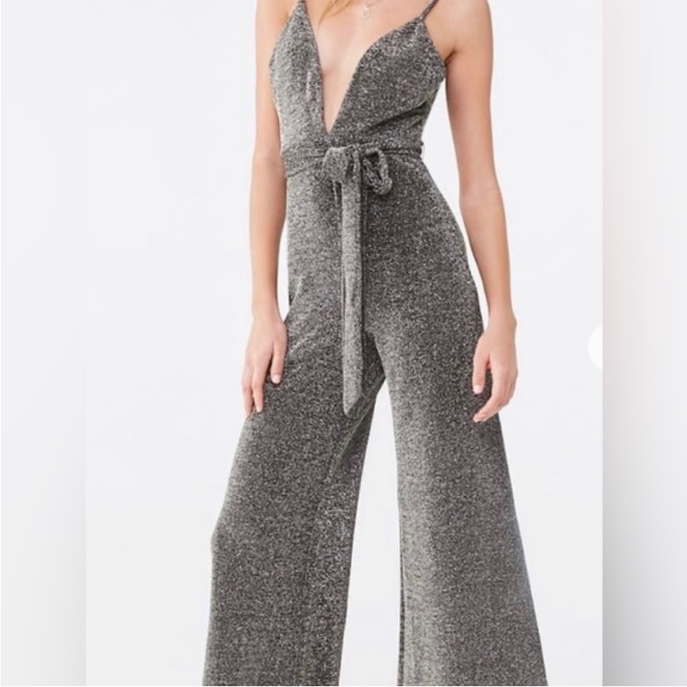 Forever 21 Metallic Glitter knit pantsuit w/belt-Size M (dimensions in photos)